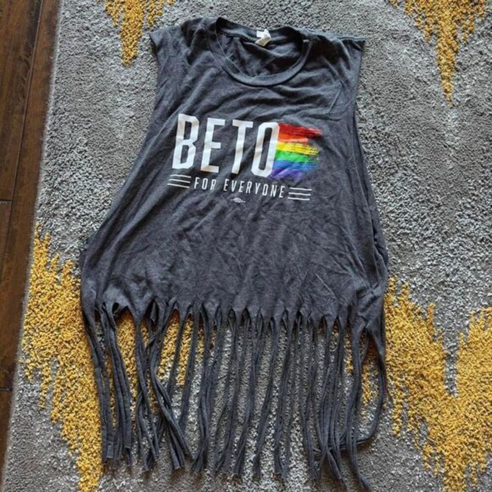 BETO for Everyone grey crop top with fringe‎